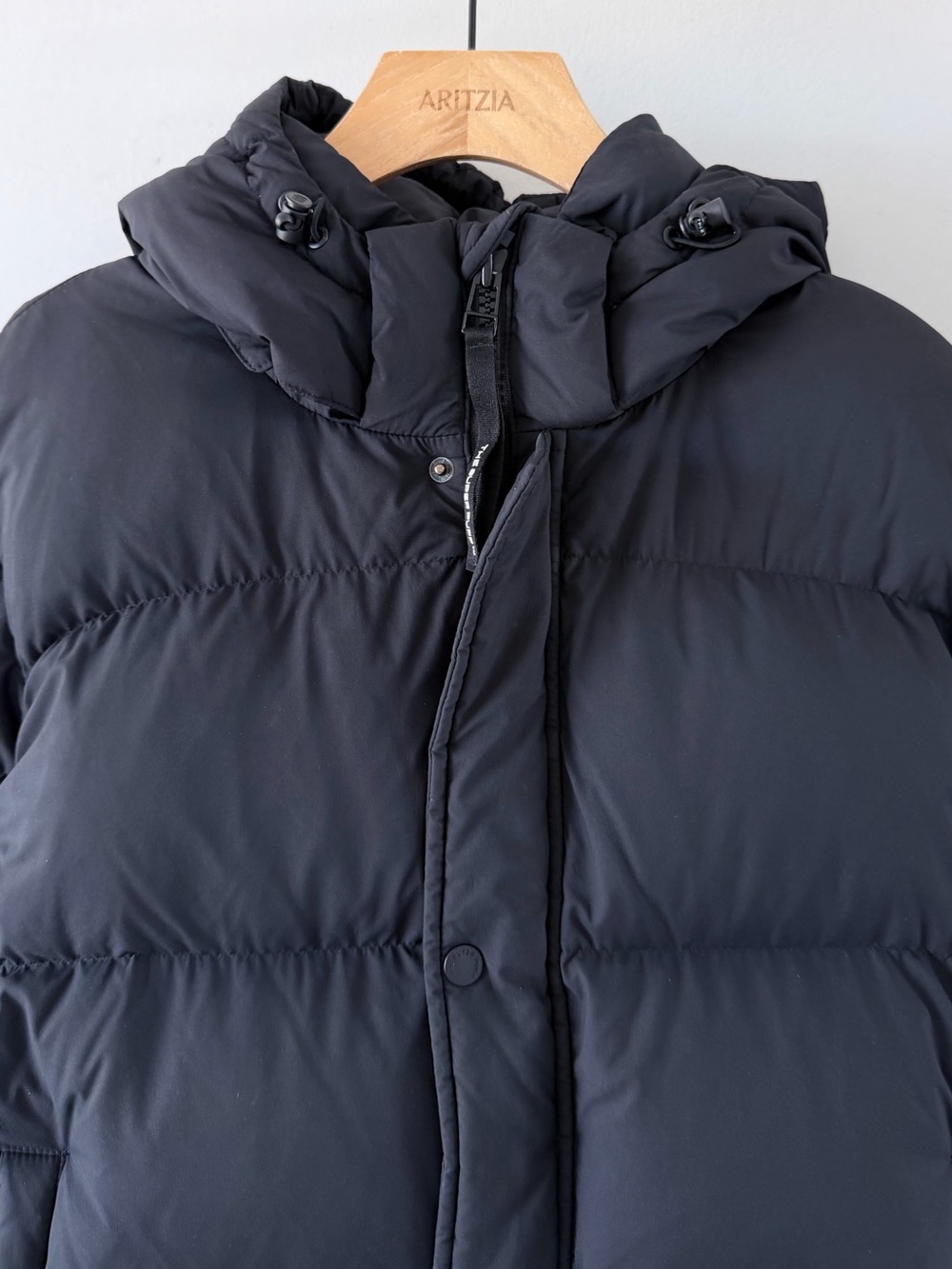 Aritzia Black Short Quilted Puffer Jacket with Hood - Picture 5 of 16